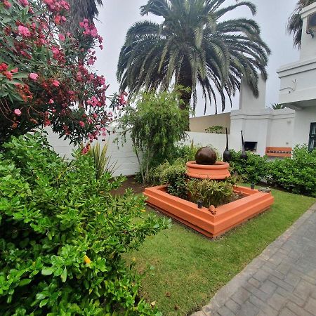 Langholm Hotel Walvis Bay Exteriör bild