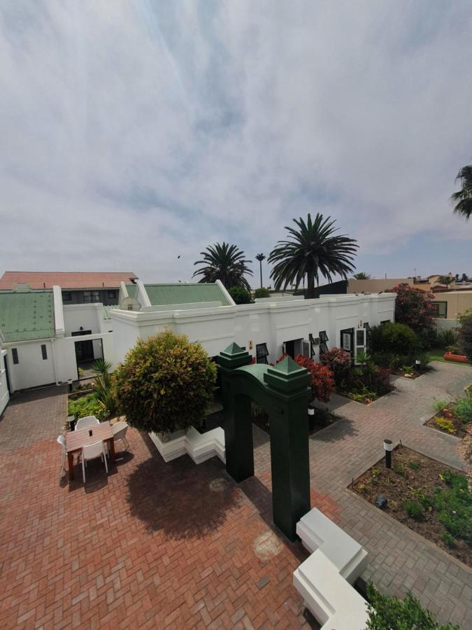 Langholm Hotel Walvis Bay Exteriör bild